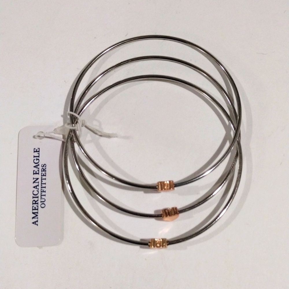 American Eagle Women's Bracelet Set – 3 Heart Bangles, Gold & Silver Jewelry - Picture 4 of 9